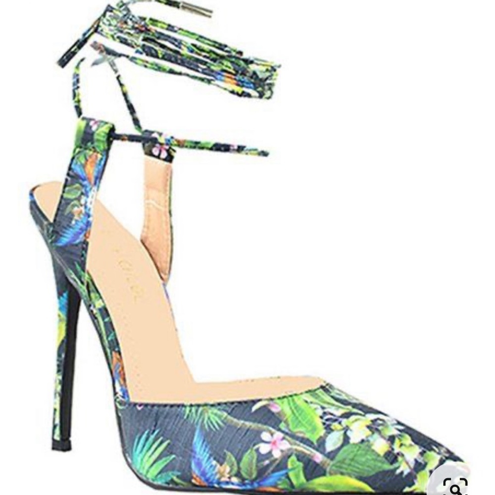 Strappy Floral Chase + Chloe Pumps Size 7